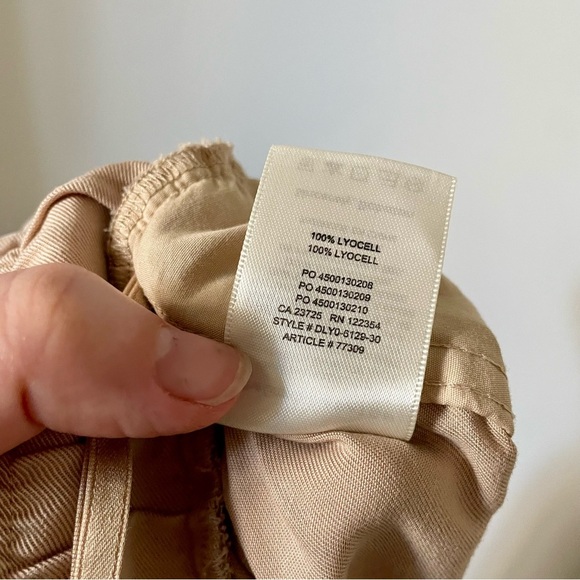 Aritzia The Group Babaton Calipso Paper Bag Beige Trouser Pants Size Medium - Picture 10 of 10